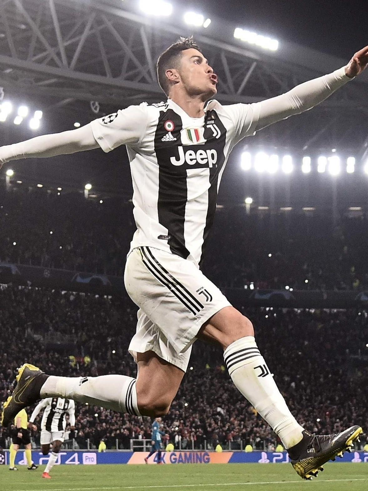 Chuteira do cristiano ronaldo best sale da juventus