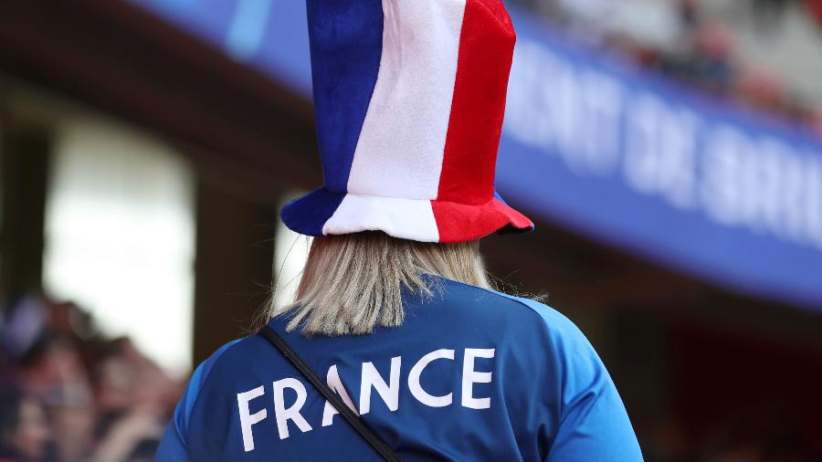Torcedora francesa faz festa na Copa do Mundo feminina - Catherine Ivill - FIFA/FIFA via Getty Images