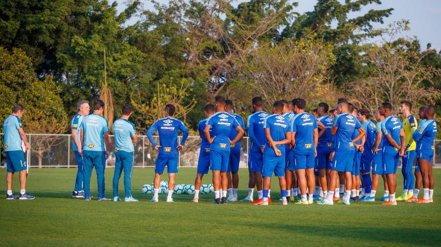 Treinador tem tido trabalho para deixar o grupo longe das polêmicas e trabalhar para evoluir dentro de campo - Vinnicius Silva/Cruzeiro