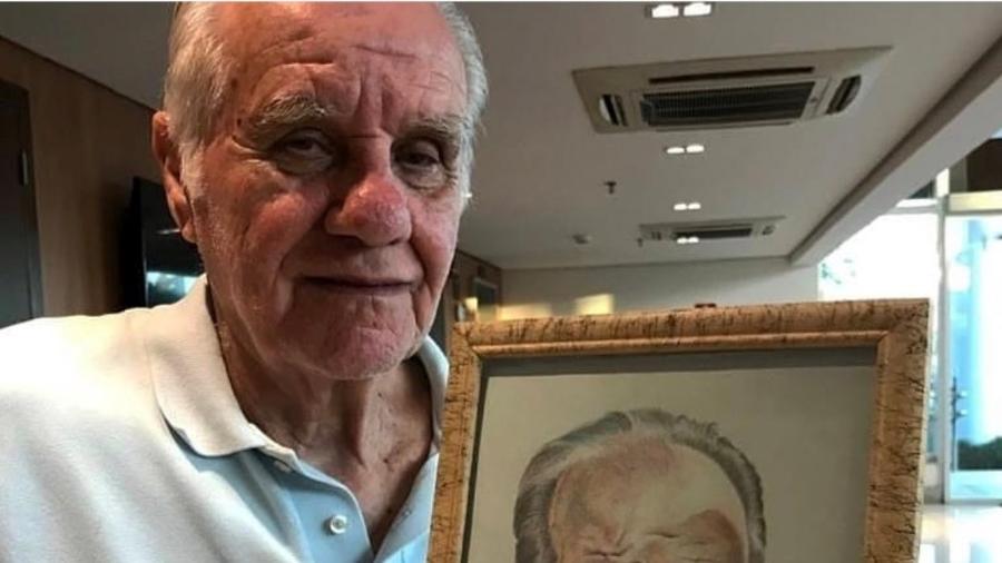 Evaristo de Macedo ganha retrato de torcedor do Bahia de 15 anos Evaristo de Macedo ganha retrato de torcedor do Bahia de 15 anos