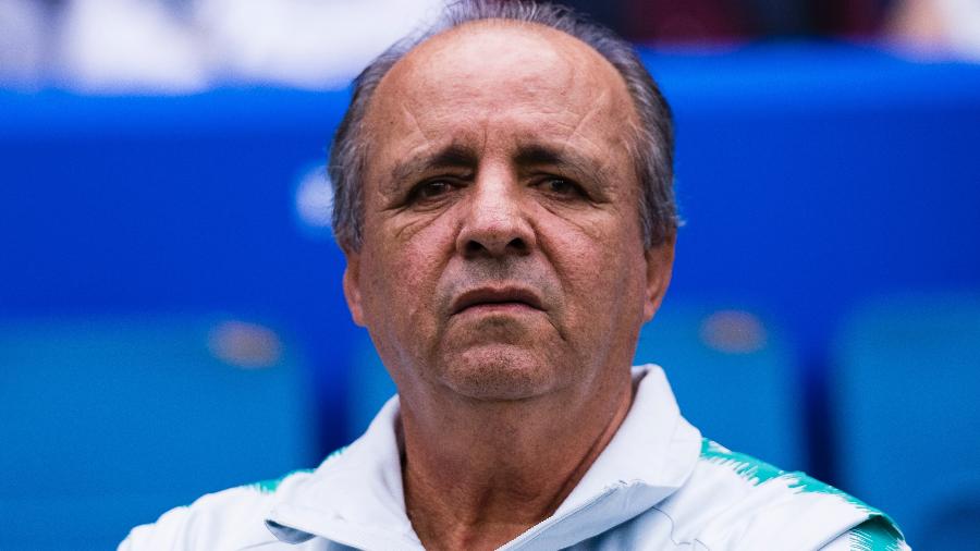 Vadão, técnico da seleção brasileira, antes de duelo com a França pela Copa do Mundo de futebol feminino em 2019 - Marcio Machado/Getty Images