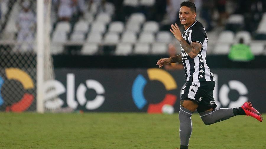Volante Luiz Otávio tem ganhado espaço no Botafogo, mas viu concorrência aumentar com Rentería - Vitor Silva/BFR