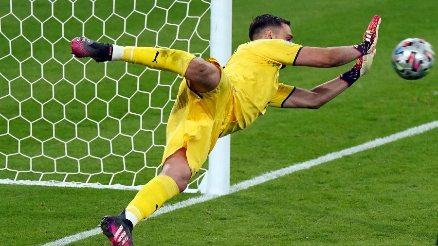 Donnarumma defende pênalti que deu o título da Eurocopa à Itália - Mike Egerton/PA Images via Getty Images