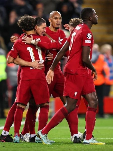 Jogadores do Liverpool comemoram gol sobre o Napoli na Champions - Robbie Jay Barratt - AMA/Getty Images