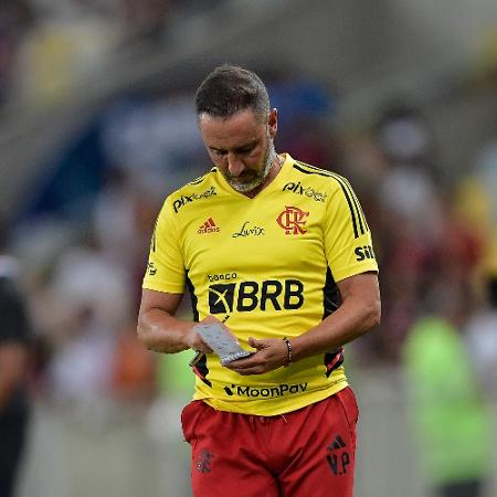 Vítor Pereira, técnico do Flamengo, durante a partida contra o Fluminense - Thiago Ribeiro/AGIF