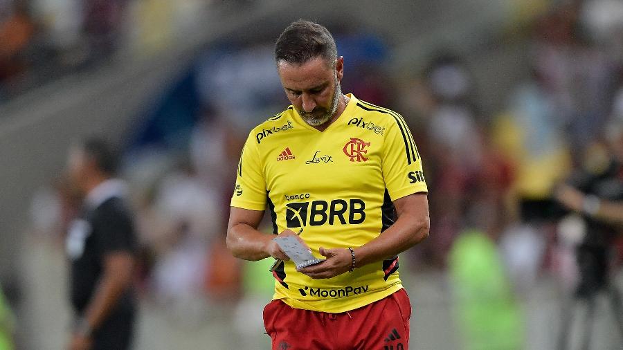 Vítor Pereira, técnico do Flamengo, durante a partida contra o Fluminense - Thiago Ribeiro/AGIF