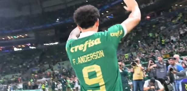 Felipe Anderson assume camisa de Endrick no Palmeiras após escolha da torcida.