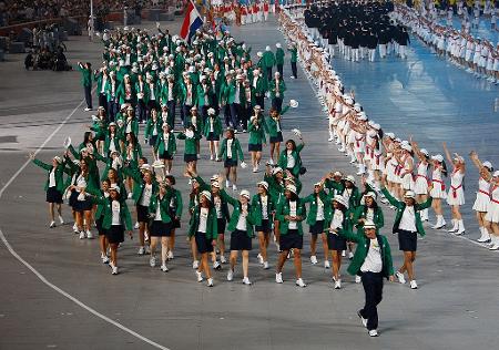 08 de agosto de 2008: A delegação do Brasil entra no estádio durante a Cerimônia de Abertura dos Jogos Olímpicos de 2008 em Pequim, China, no Estádio Nacional