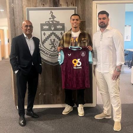 João Mendes, filho de Ronaldinho Gaúcho, é o novo reforço do Burnley