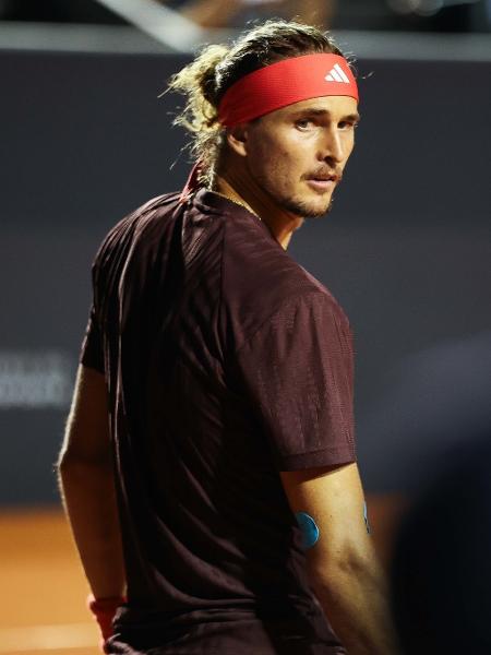 Alexander Zverev durante partida contra o cazaque Schevchenko no Rio Open Alexander Zverev durante partida contra o cazaque Schevchenko no Rio Open