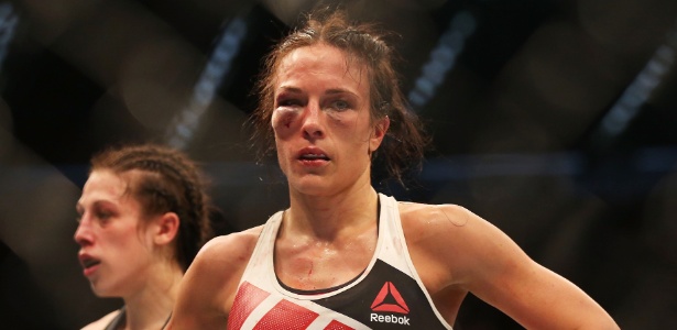 Valerie Letorneau ficou com o olho bem machucado após disputa de cinturão - Quinn Rooney/Getty Images