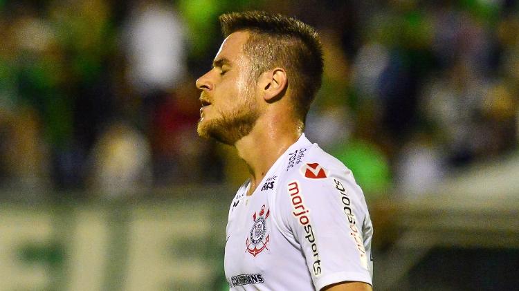Ramiro lamenta chance perdida contra a Chapecoense - Ricardo Luis Artifon/AGIF - Ricardo Luis Artifon/AGIF