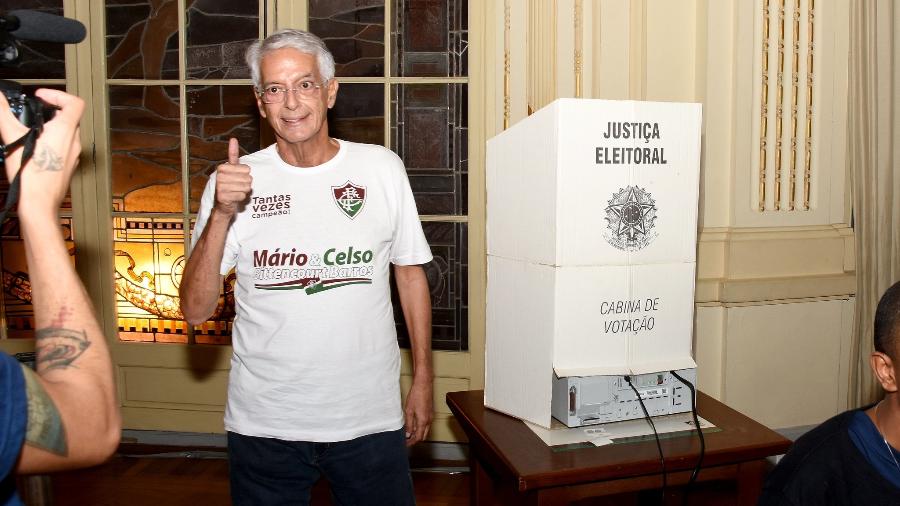 Celso Barros vota durante eleição do Fluminense - Mailson Santana/Fluminense