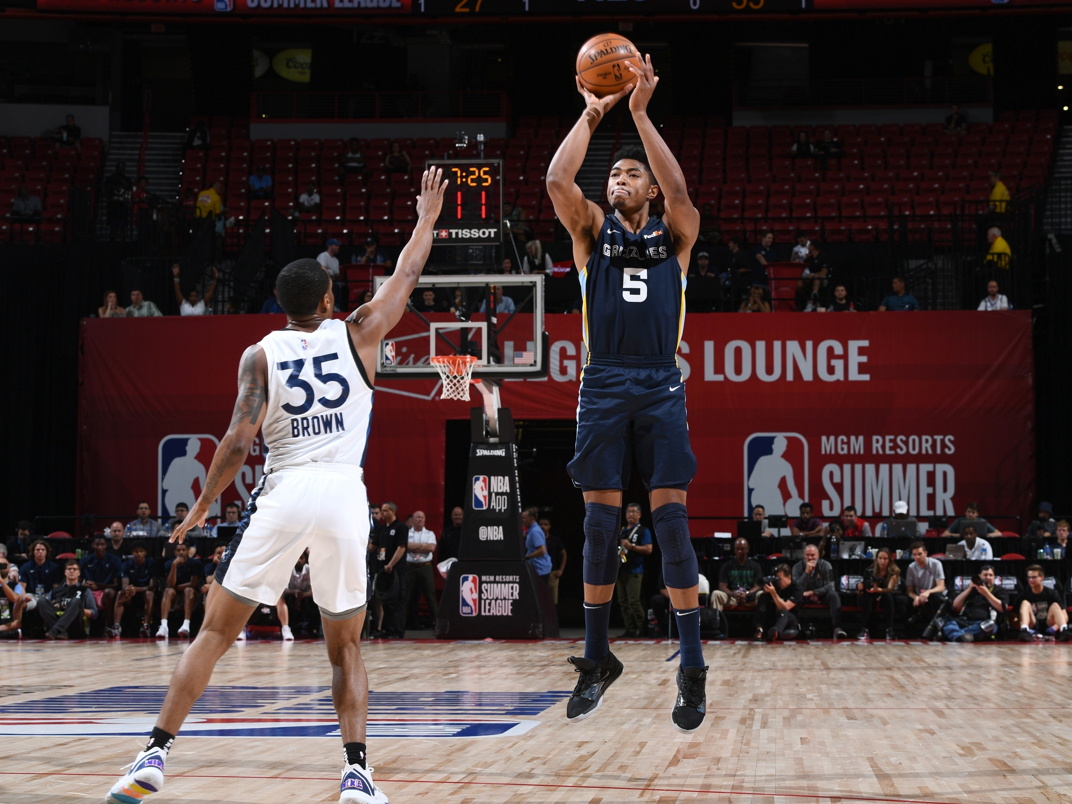 Caboclo decide e São Paulo está na final da Champions do basquete