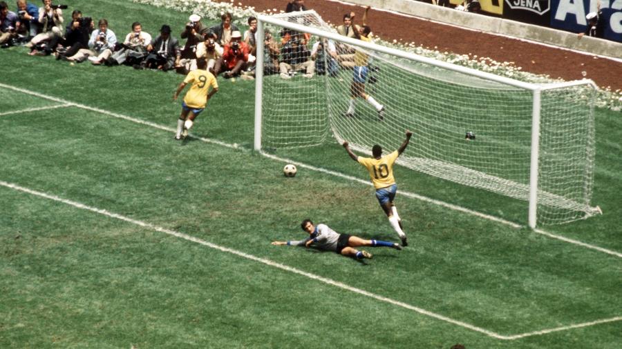 Jogadores da seleção celebram gol de Carlos Alberto Torres na final da Copa do Mundo de 1970 - Heidtmann/Getty Images