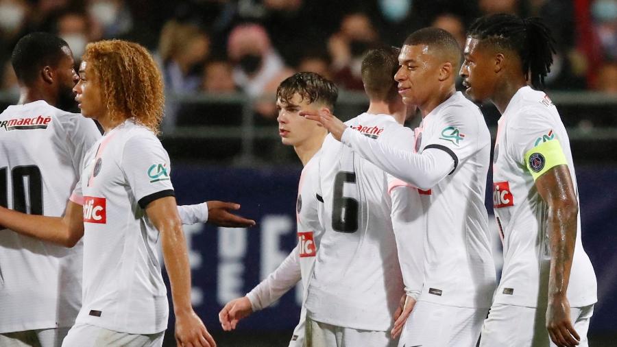 Mbappé marcou três vezes e garantiu vitória do PSG e vaga nas oitavas de final da Copa da França - STEPHANE MAHE/REUTERS