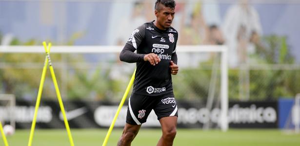 Sylvinho projeta Paulinho mais à frente e não como volante no Corinthians