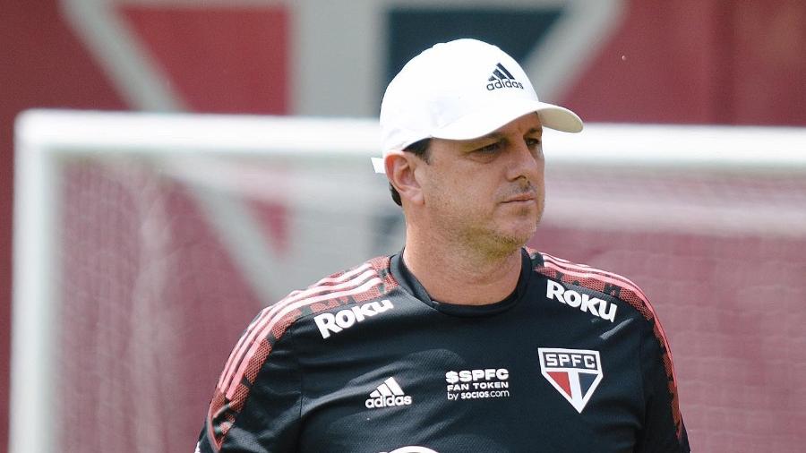 Rogério Ceni, técnico do São Paulo, durante treino no CT da Barra Funda - Erico Leonan / saopaulofc