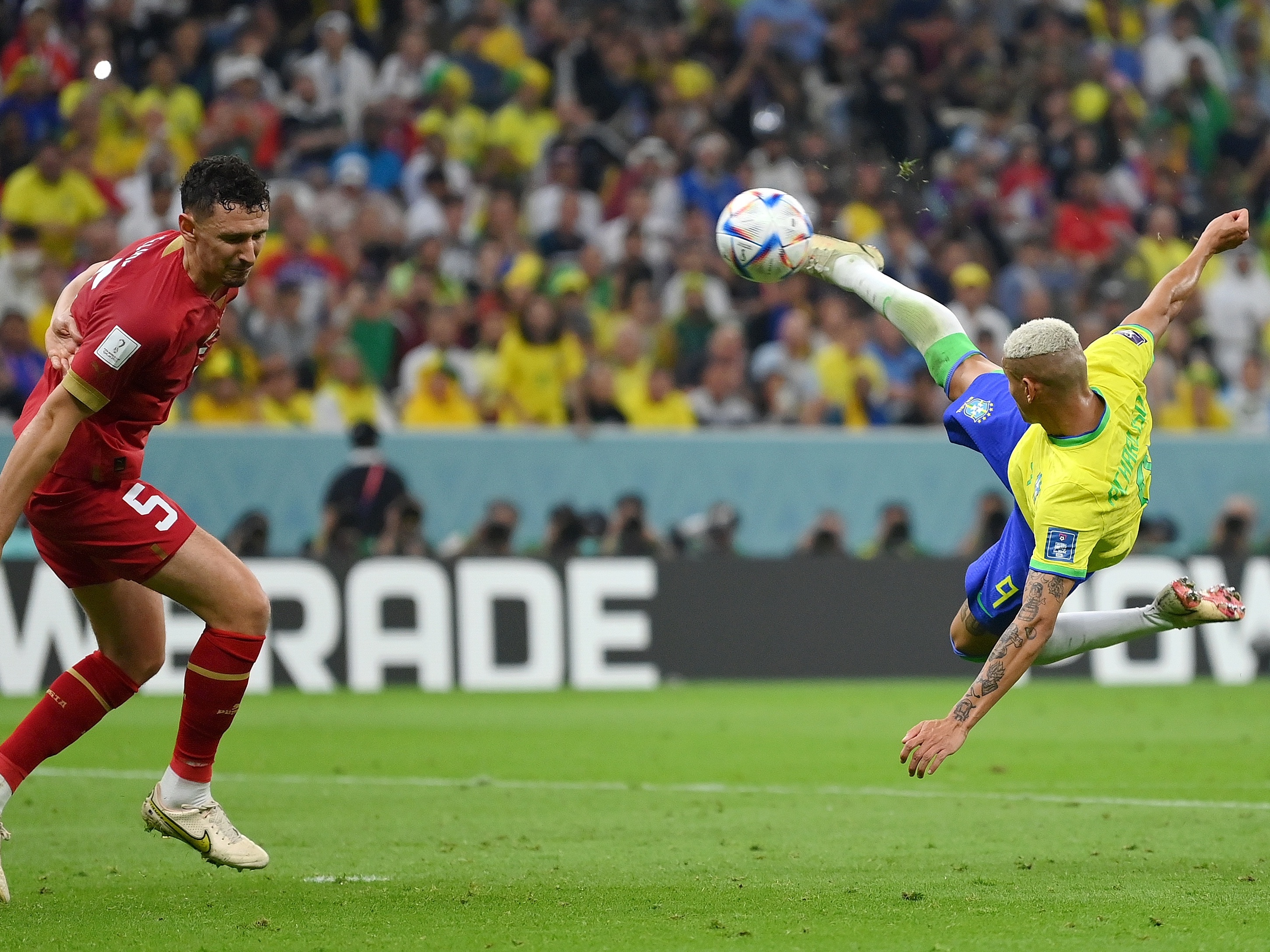 Richarlison vira mascote da esquerda na Copa do Qatar