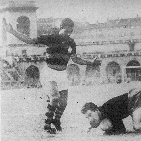 Flamengo jogando contra combinado formado por jogadores do Milan e da Inter de Milão - Arquivo histórico do Flamengo