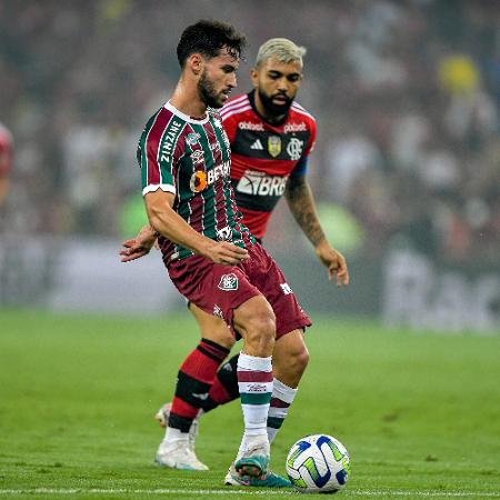 Gabigol marca Martinelli durante Flamengo x Fluminense pela Copa do Brasil - Thiago Ribeiro/AGIF