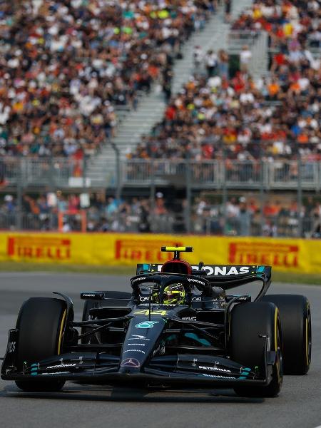 O inglês Lewis Hamilton na pista de Montréal na sexta-feira - Mercedes