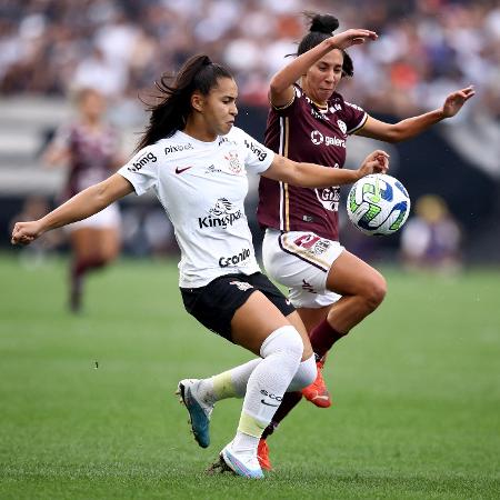 Mariza disputa a bola com Mylena Carioca em Corinthians x Ferroviária, duelo da final do Brasileirão Feminino Mariza disputa a bola com Mylena Carioca em Corinthians x Ferroviária, duelo da final do Brasileirão Feminino