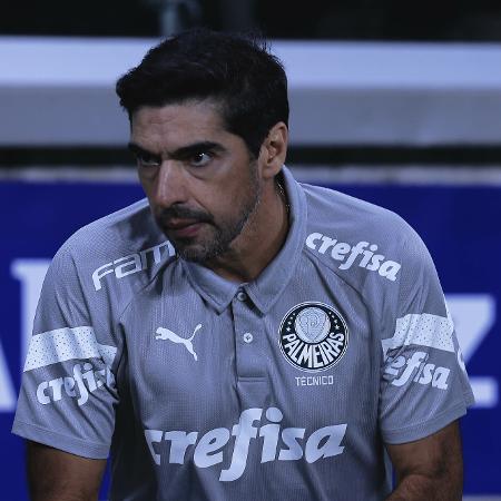 Abel Ferreira, técnico do Palmeiras, durante jogo contra o Vasco, pelo Campeonato Brasileiro