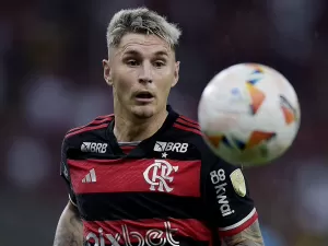 Furada? em baixa no Flamengo, Varela deve ser o responsável por marcar Vini