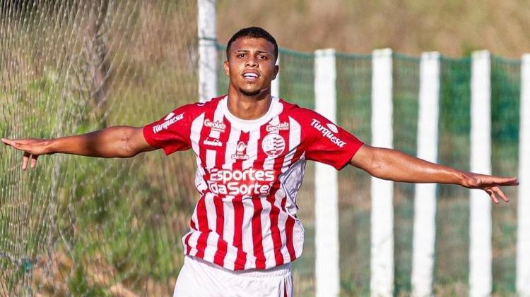 Leandro Kauã, atacante da base do Náutico, fará testes no Palmeiras