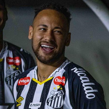 Neymar iniciará Vitória x Santos no banco de reservas Neymar iniciará Vitória x Santos no banco de reservas