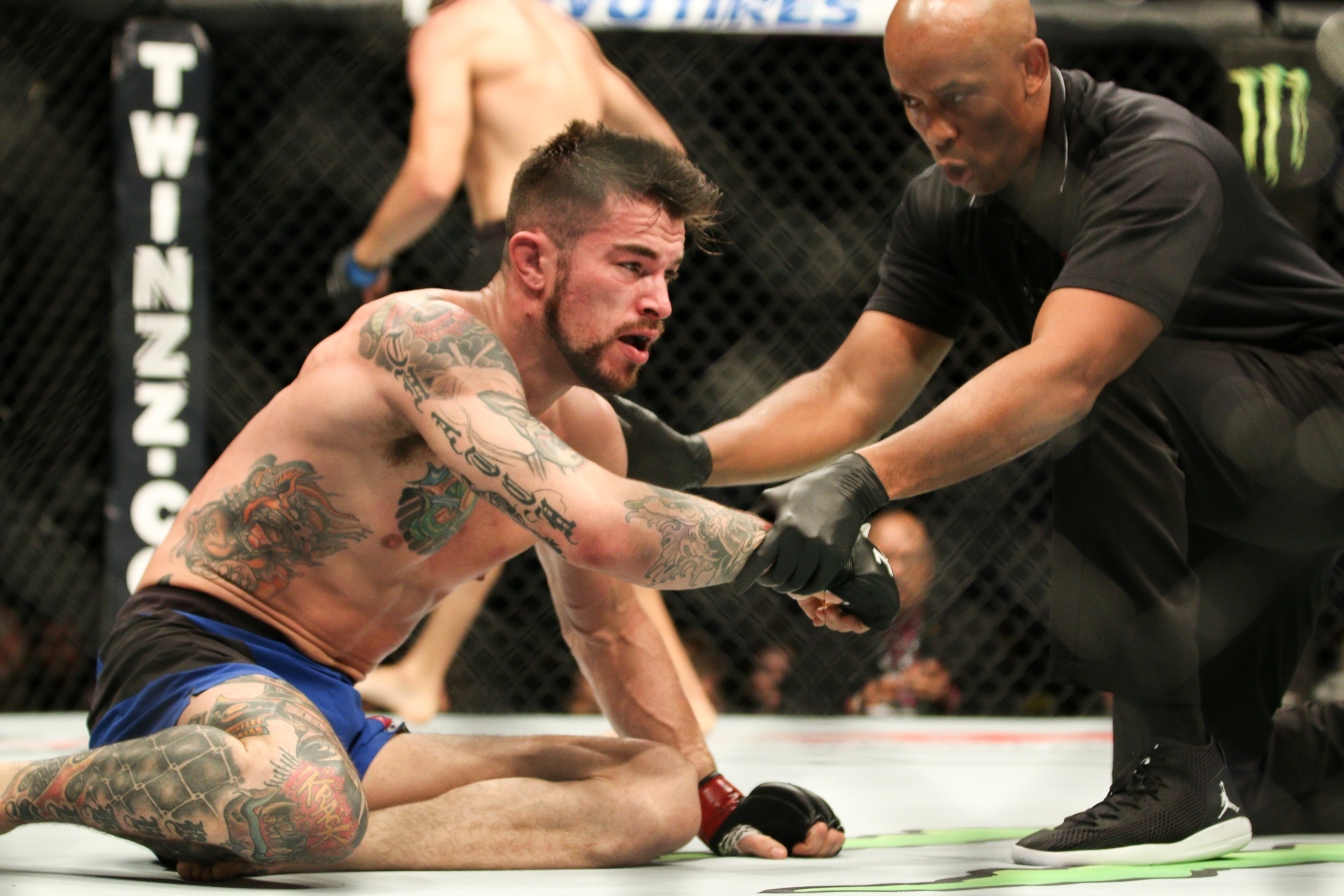 Em luta pelos meio-médios do card preliminar, Niko Price finalizou Brandon Thatch - Rigel Salazar/ Ag. Fight