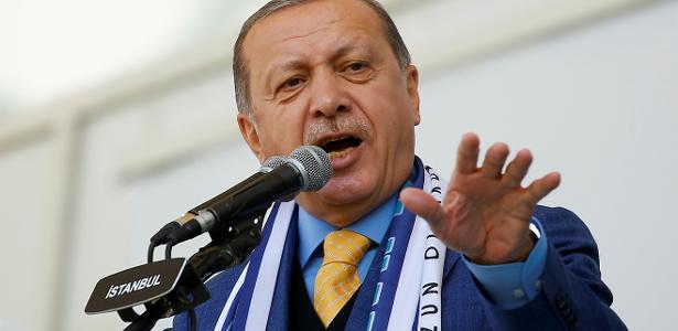 Erdogan continua sendo o político mais popular do país e deve disputar a reeleição - REUTERS/Murad Sezer