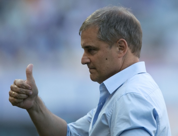 Treinador uruguaio, agora no São Paulo, passou pelo Inter em 2015 - Pedro Vale/AGIF