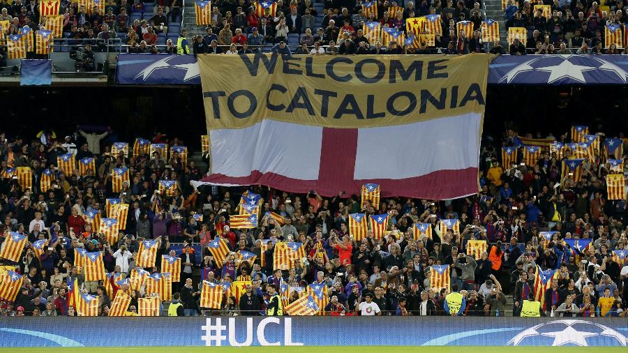Torcida do Barcelona no Camp Nou durante jogo contra o Manchester City, pela Liga dos Campeões  - Albert Gea/Reuters