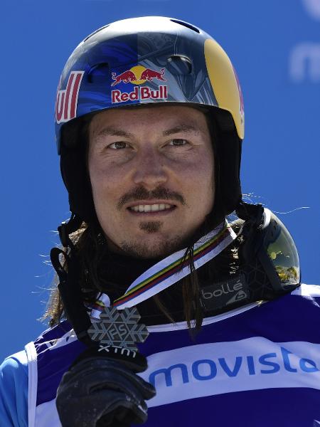 Snowboarder Alex Pullin tinha 32 anos - JAVIER SORIANO/AFP