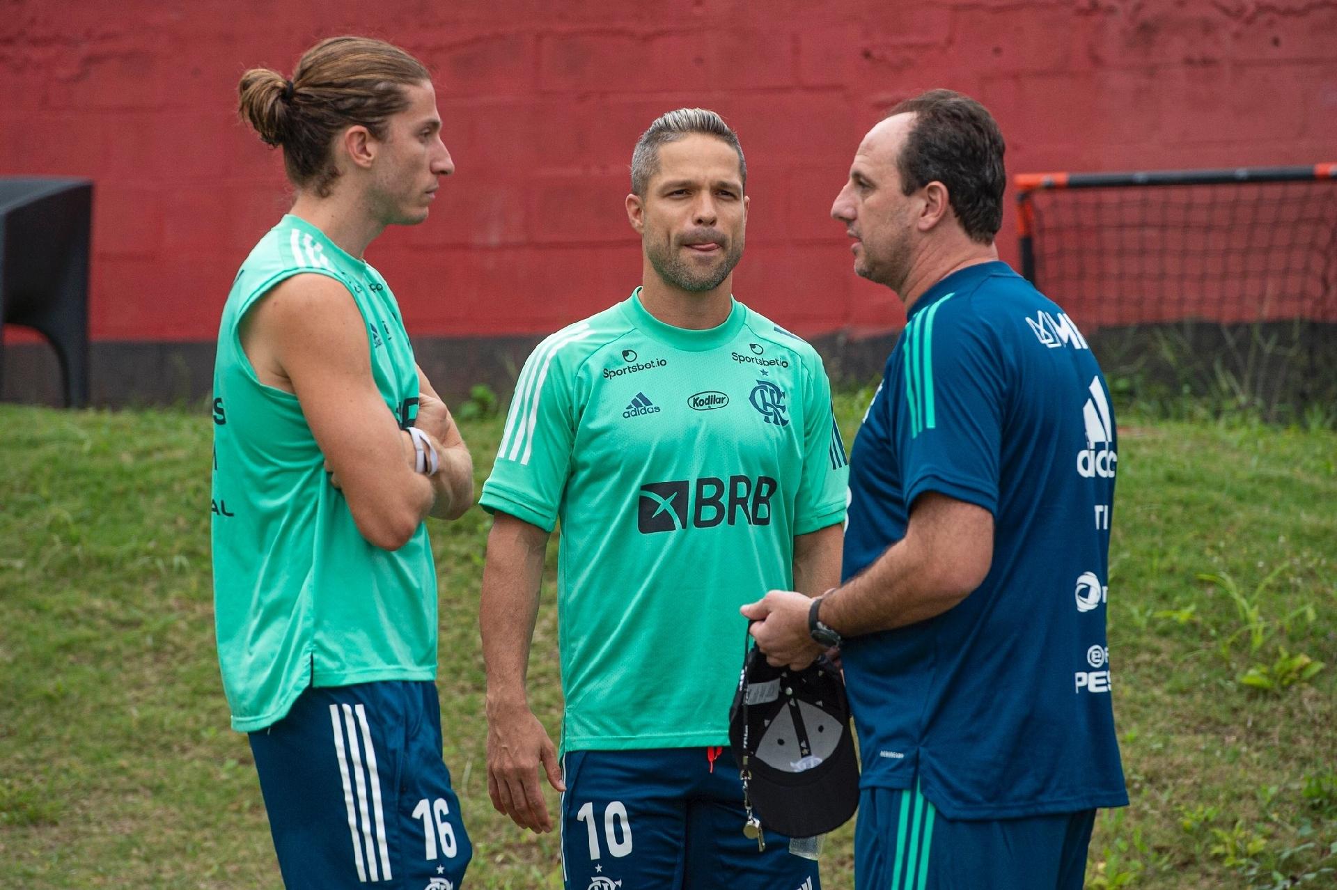 Se tenho bons jogadores, quero colocá-los juntos o máximo possível; diz Rogério Ceni