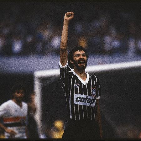 Sócrates comemorando gol pelo Corinthians - Rodolpho Machado