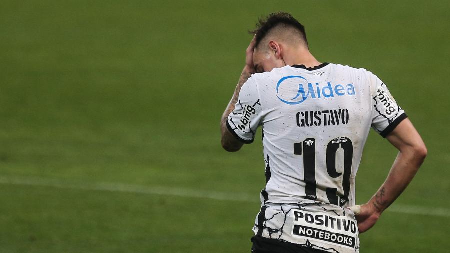Gustavo Mosquito, do Corinthians lamenta derrota ao final da partida contra o RB Bragantino  - Ettore Chiereguini/Ettore Chiereguini/AGIF