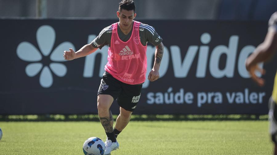 Cristian Pavón durante treinamento na Cidade do Galo  - Pedro Souza/Atlético 