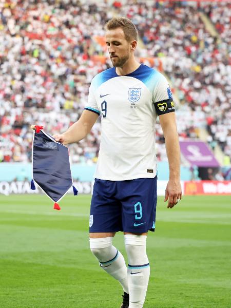 O inglês Harry Kane usou a braçadeira "No Discrimination" ("Sem Discriminação"), após polêmica com a Fifa - Hector Vivas - FIFA/FIFA via Getty Images