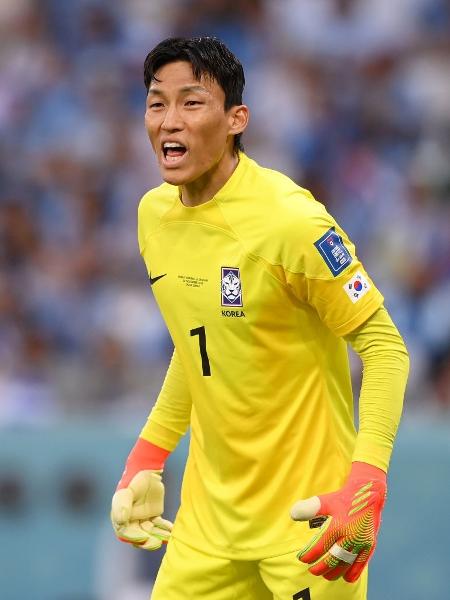 O goleiro Seunggyu Kim em ação pela Coreia do Sul durante partida contra o Uruguai na Copa do Mundo - Stu Forster/Getty Images