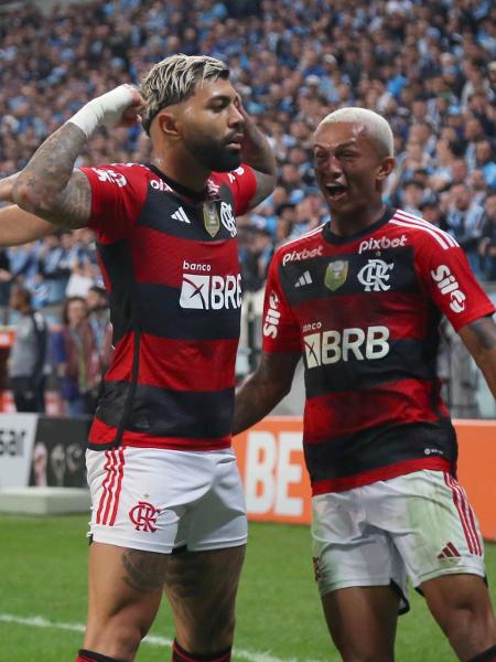 Gabigol comemora gol do Flamengo sobre o Grêmio em partida da Copa do Brasil