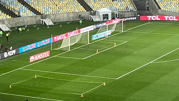 Maracanã colocou gols móveis para preservar as pequenas áreas antes de Fluminense x Olimpia