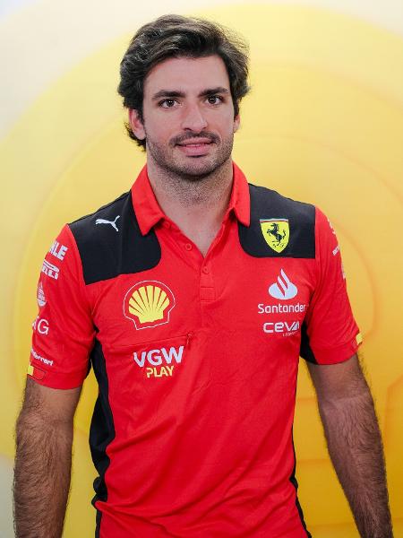 Carlos Sainz, da Ferrari, durante evento em São Paulo