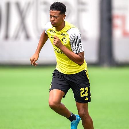 Carlinhos, atacante do Flamengo, durante treino no Ninho do Urubu - Marcelo Cortes/Flamengo