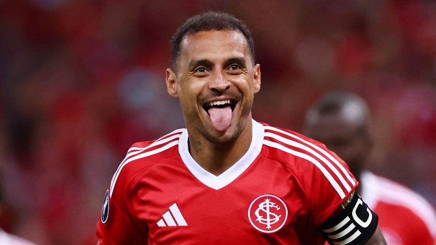 Alan Patrick deve ser um dos titulares do Inter Alan Patrick deve ser um dos titulares do Inter