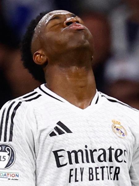Vinícius Júnior não conseguiu se entender com Mbappé no comando do ataque do Real Vinícius Júnior não conseguiu se entender com Mbappé no comando do ataque do Real