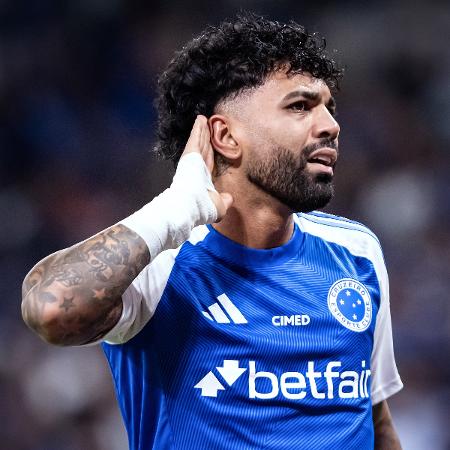 Gabigol comemora seu gol pelo Cruzeiro sobre o Flamengo, seu ex-clube Gabigol comemora seu gol pelo Cruzeiro sobre o Flamengo, seu ex-clube