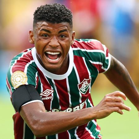 Hércules comemora gol marcado pelo Fluminense contra o Al-Hilal no Mundial